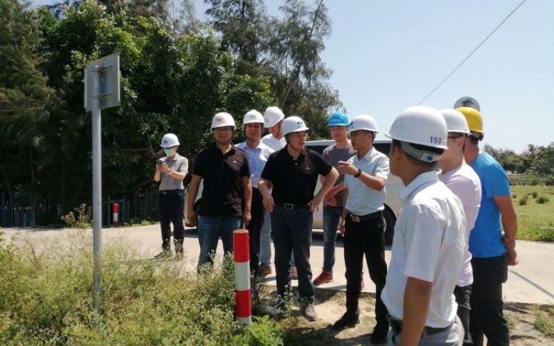海南控股工会副主席、党建工作部部长陈望与水电集团党委书记、董事长王东阳赴冯坡镇贝山村调研红岭灌区田间工程增加灌面提高灌溉效益工作