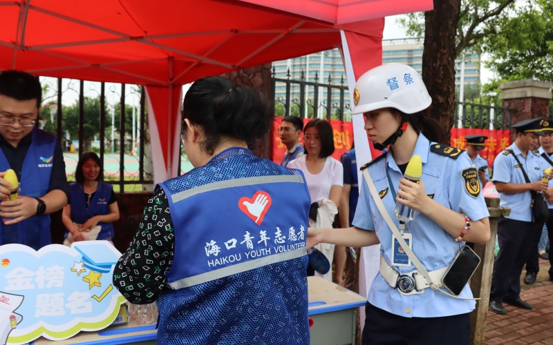 【企业文化提升年】水电集团联合海控置业开展“爱心助考 清凉益站” 志愿服务主题活动