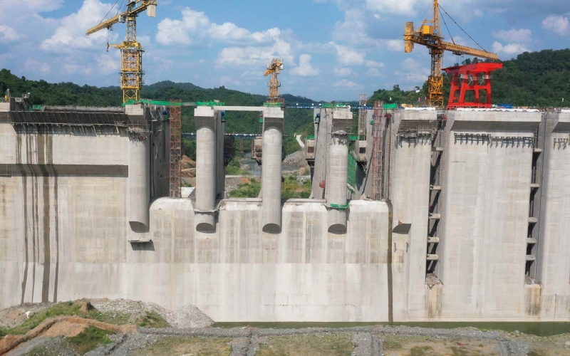 迈湾水利枢纽工程顺利完成主坝溢流坝段混凝土浇筑施工任务